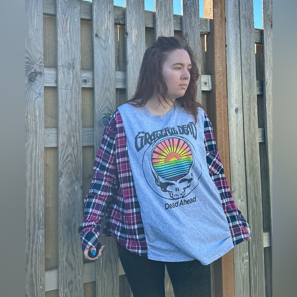 Sold Upcycle - Graphic Flannel - Grateful Dead Graphic - Rainbow - Band Tee - Picture 4 of 17